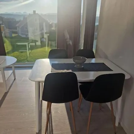 3 Roms Leilighet Sentralt I Tromsdalen